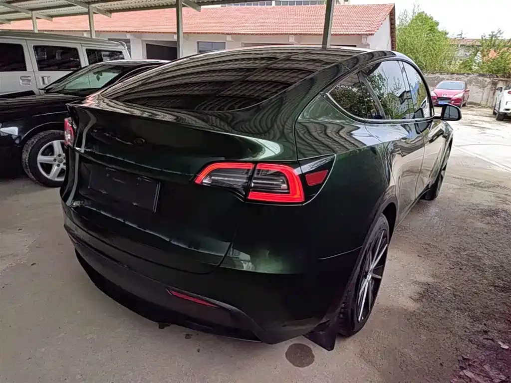 Tesla Model Y — фото 9