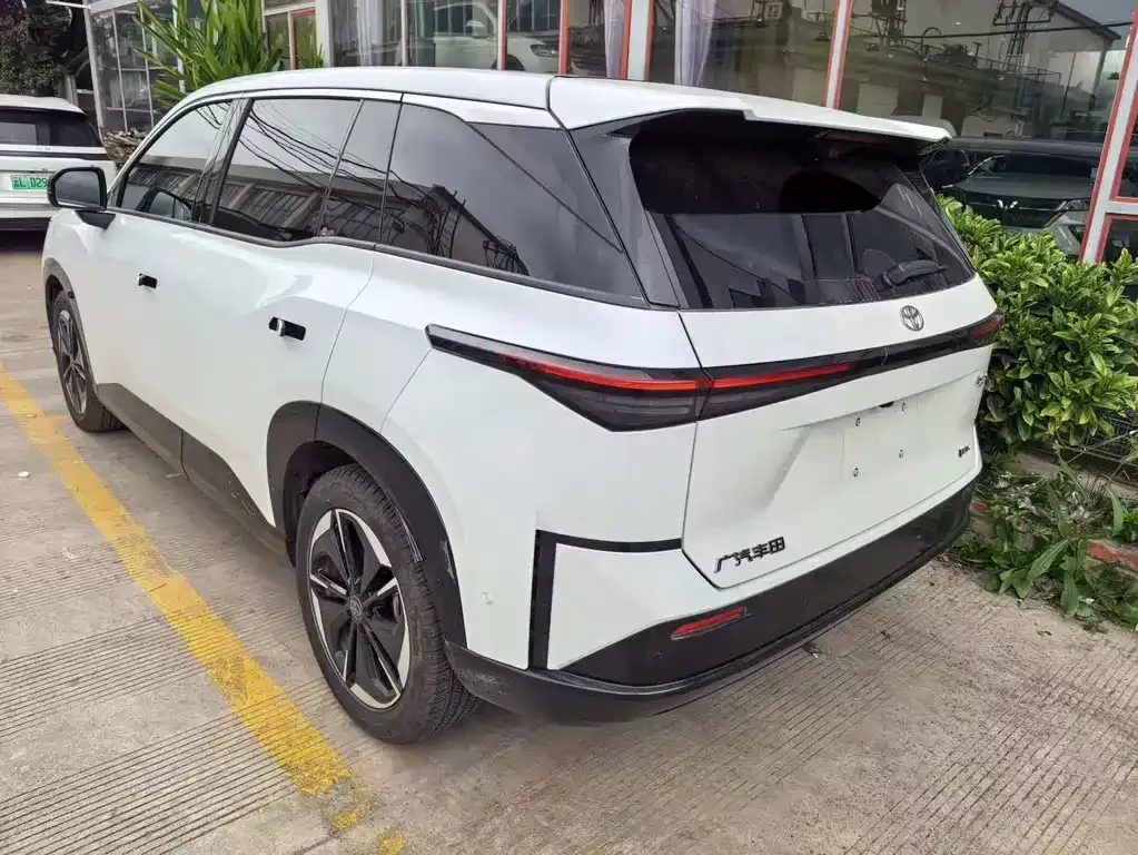 Toyota Platinum 3X 2025 из CN, фото 3