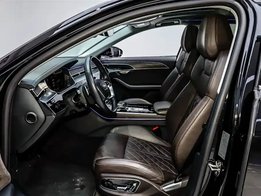 Audi A8 — фото 7