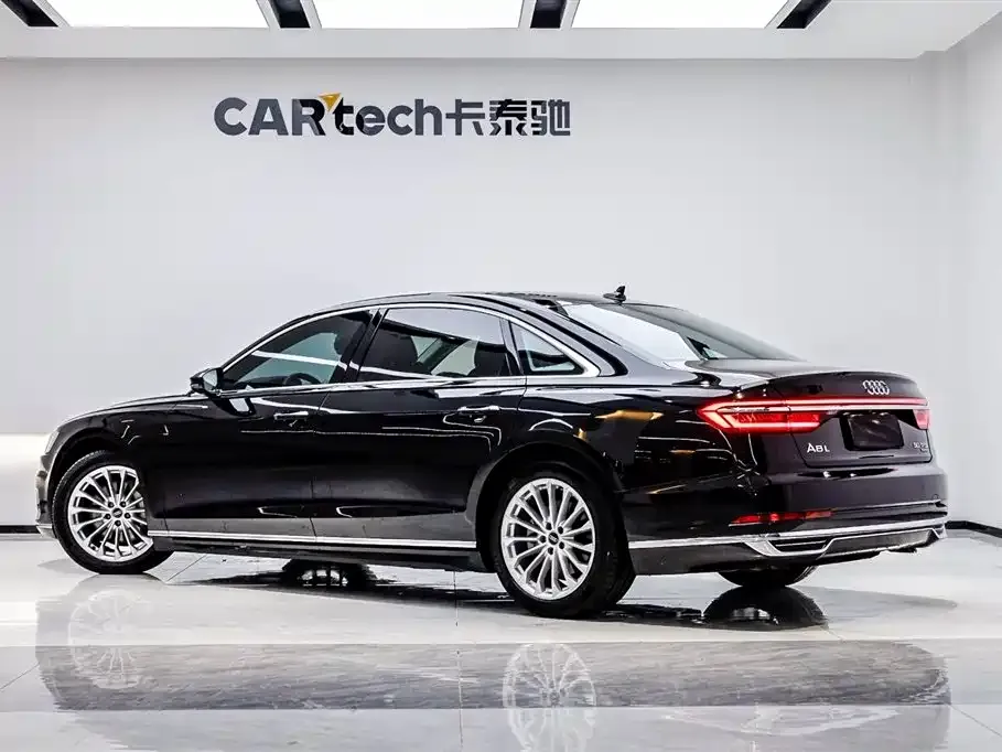 Audi A8 — фото 10