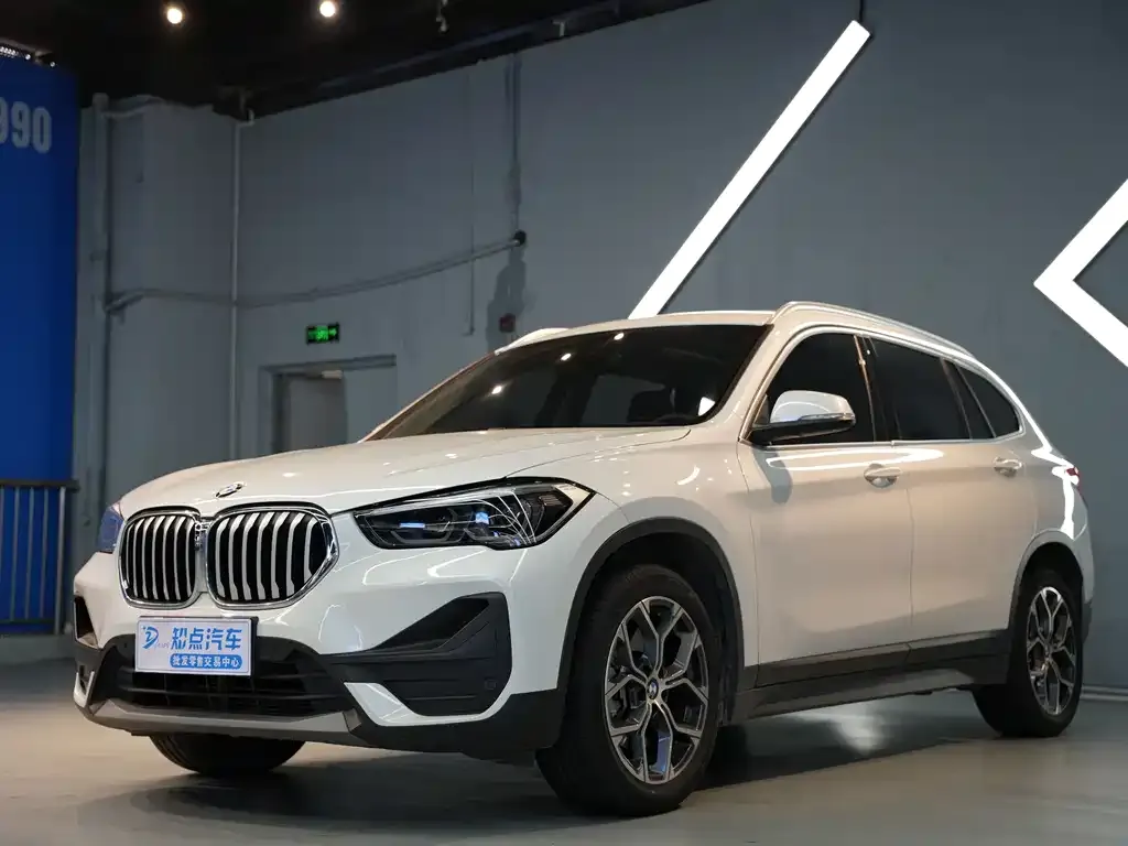 BMW X1 — фото 1