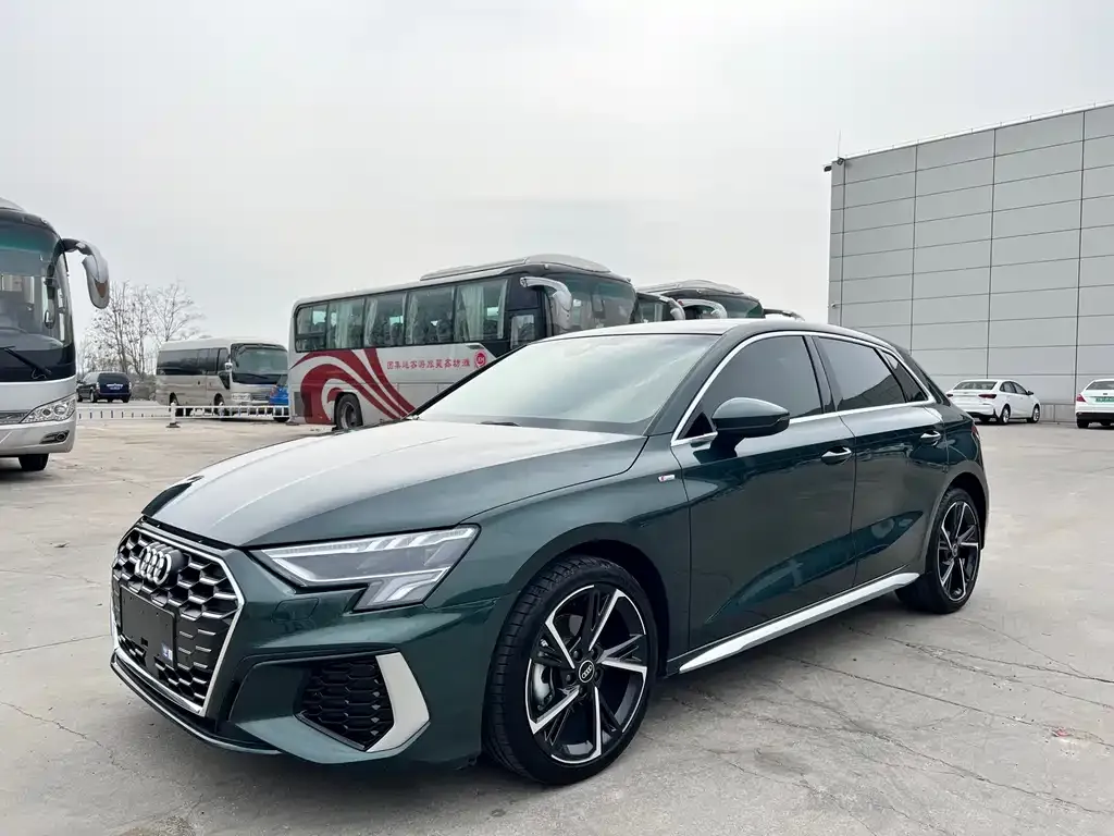 Audi A3 — фото 1