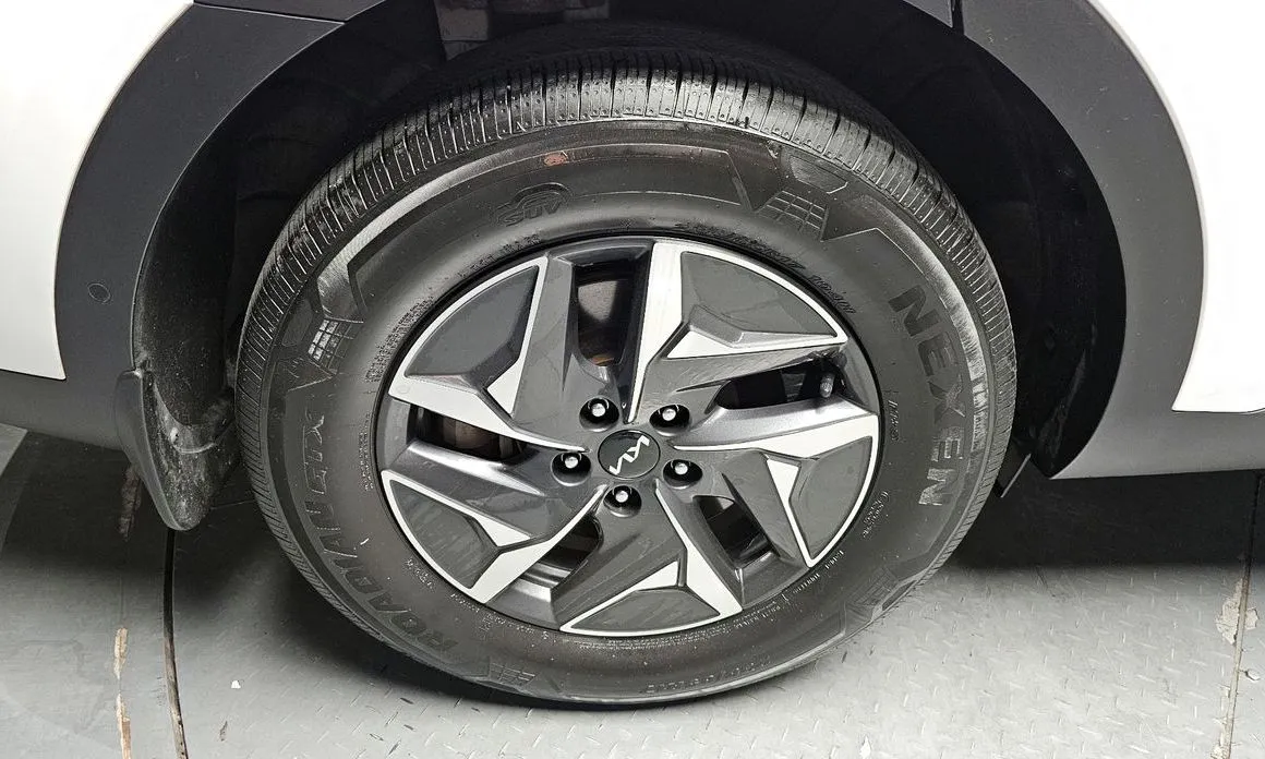 Kia Sorento — фото 10