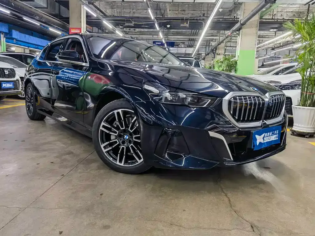BMW 5 Series — фото 5
