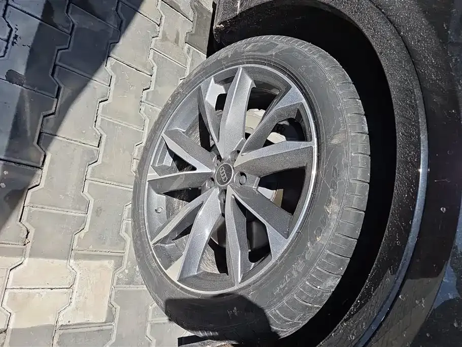 Audi Q7 2023 из CN, фото 8