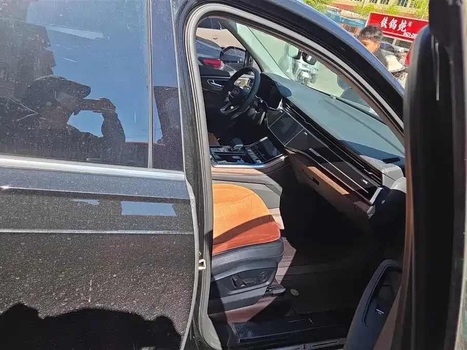 Audi Q7 2023 из CN, фото 10