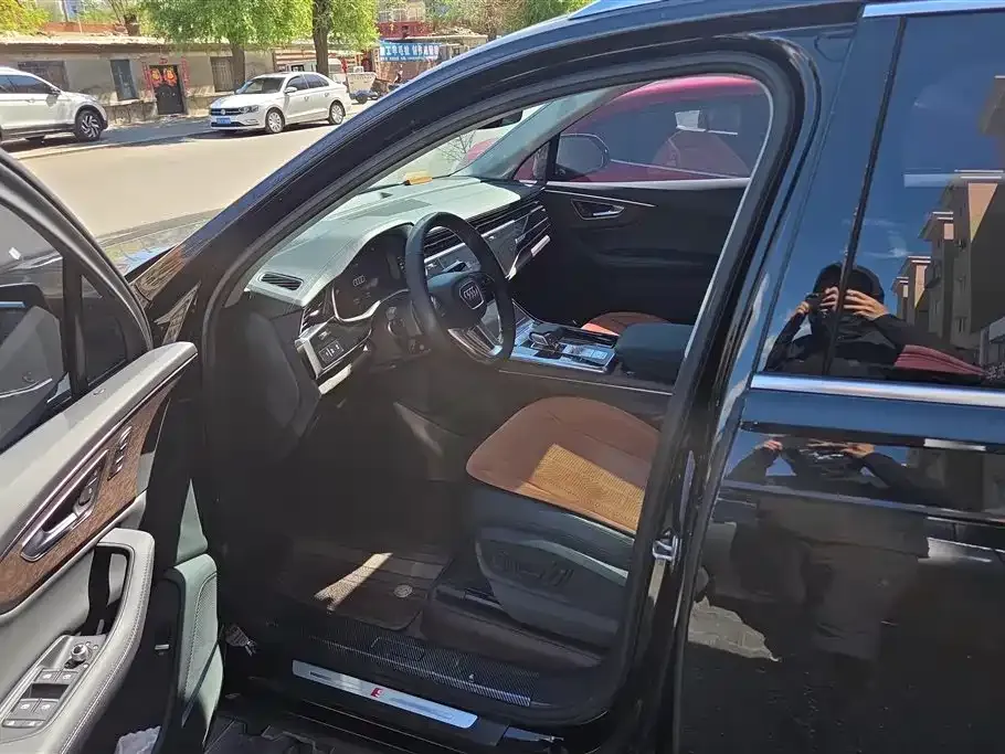 Audi Q7 2023 из CN, фото 4