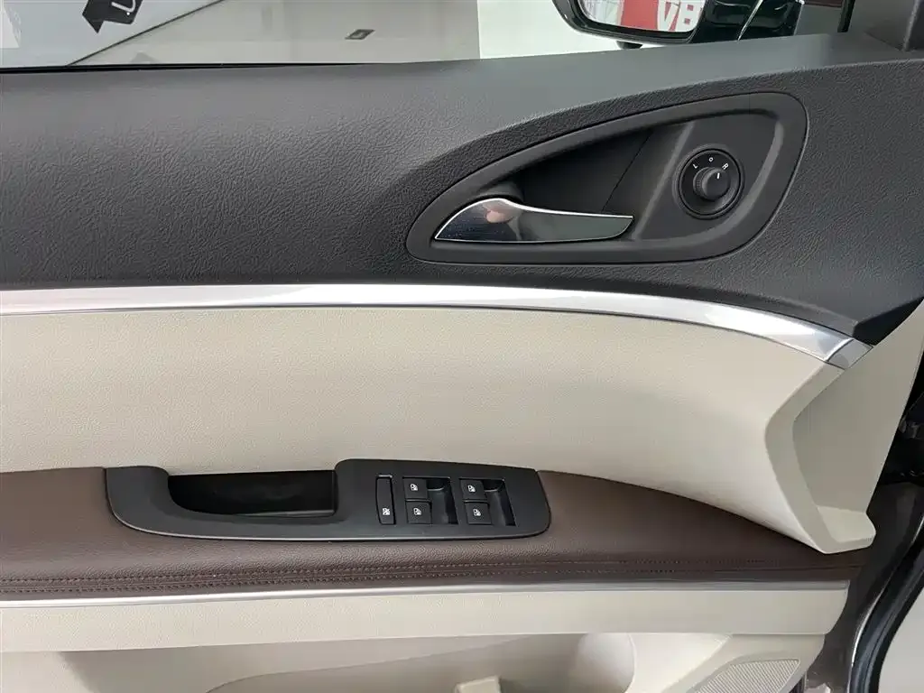 Buick GL8 2024 из CN, фото 2