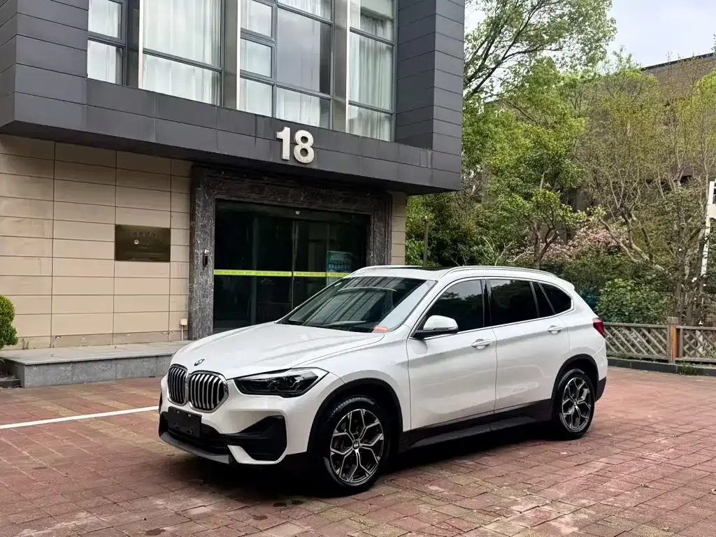 BMW X1 — фото 1