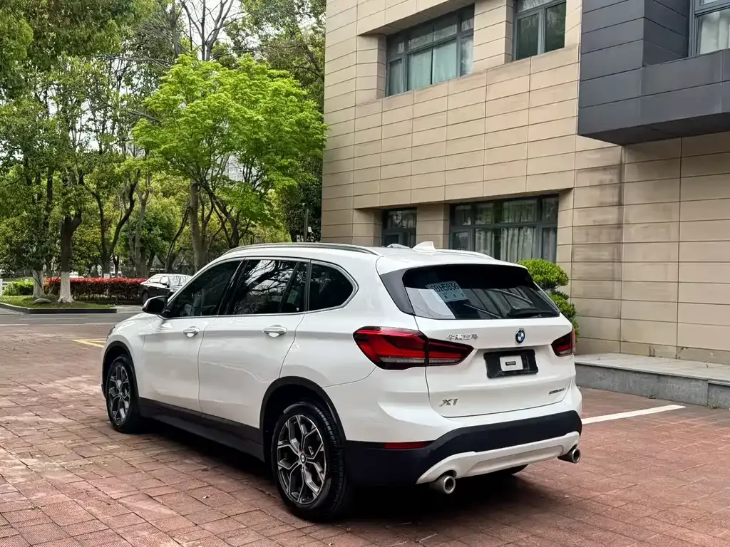 BMW X1 — фото 8
