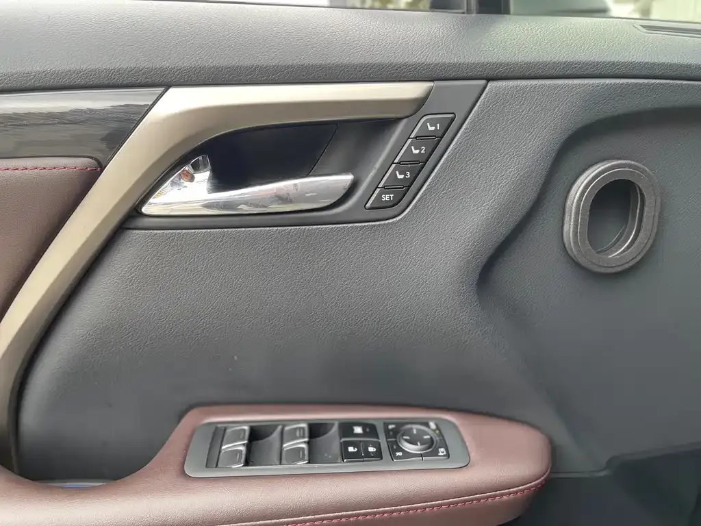 Lexus RX — фото 10