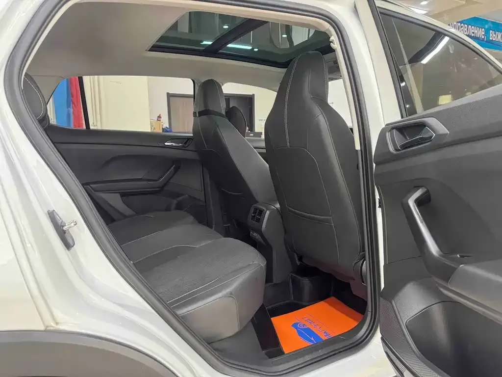 Volkswagen T-Cross — фото 10