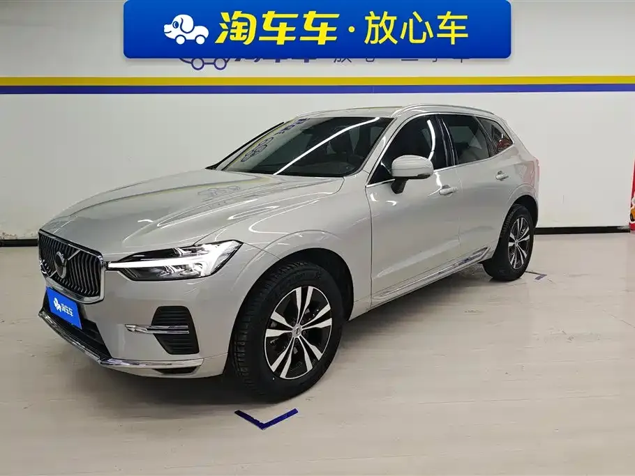 Volvo XC60 — фото 1