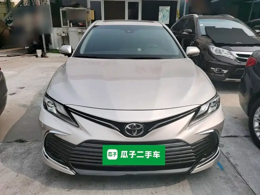 Toyota Camry — фото 5