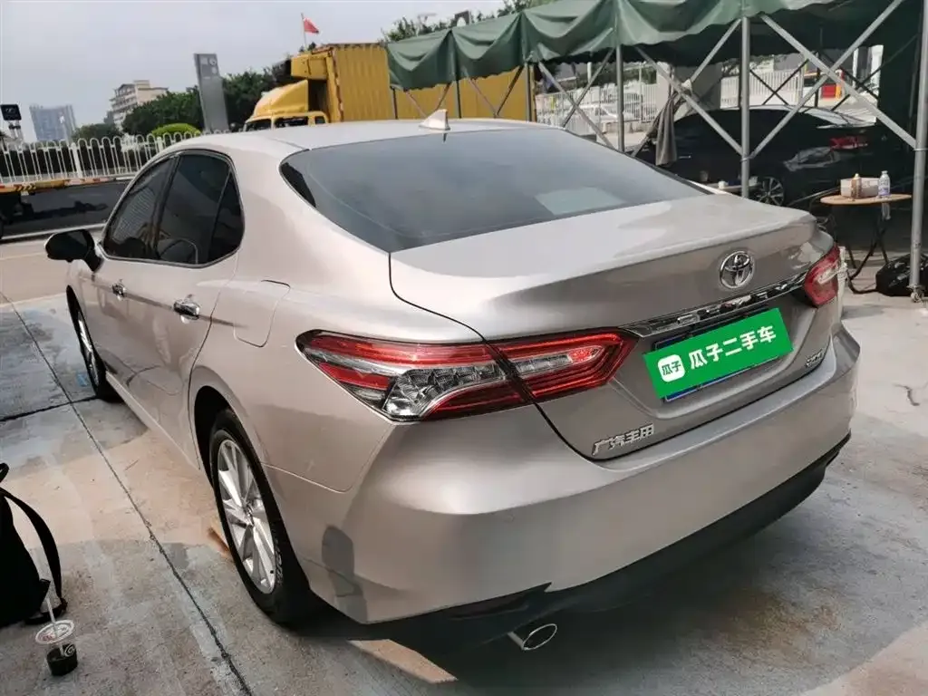 Toyota Camry — фото 10