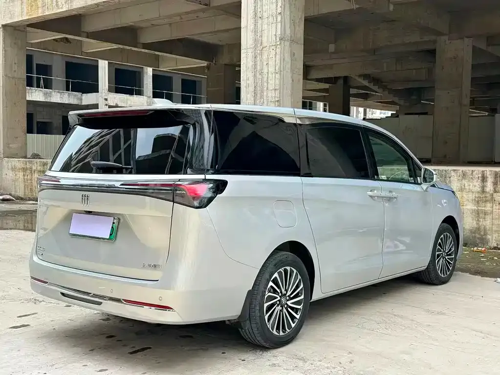 Buick GL8 Hybrid — фото 3