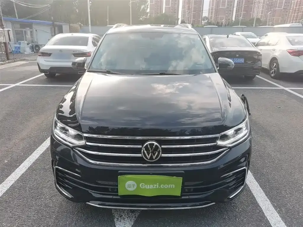 Volkswagen Tiguan L — фото 10