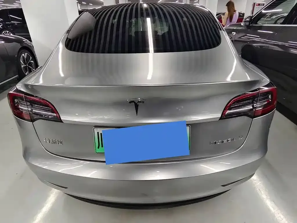 Tesla Model 3 — фото 4