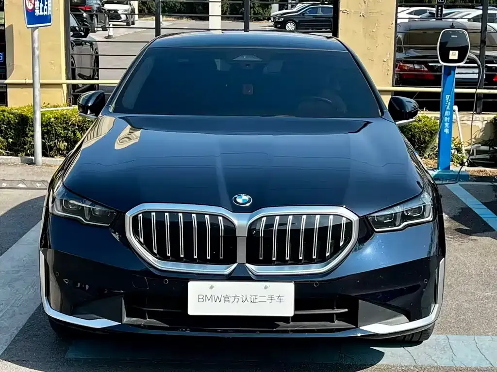 BMW 5 Series — фото 4