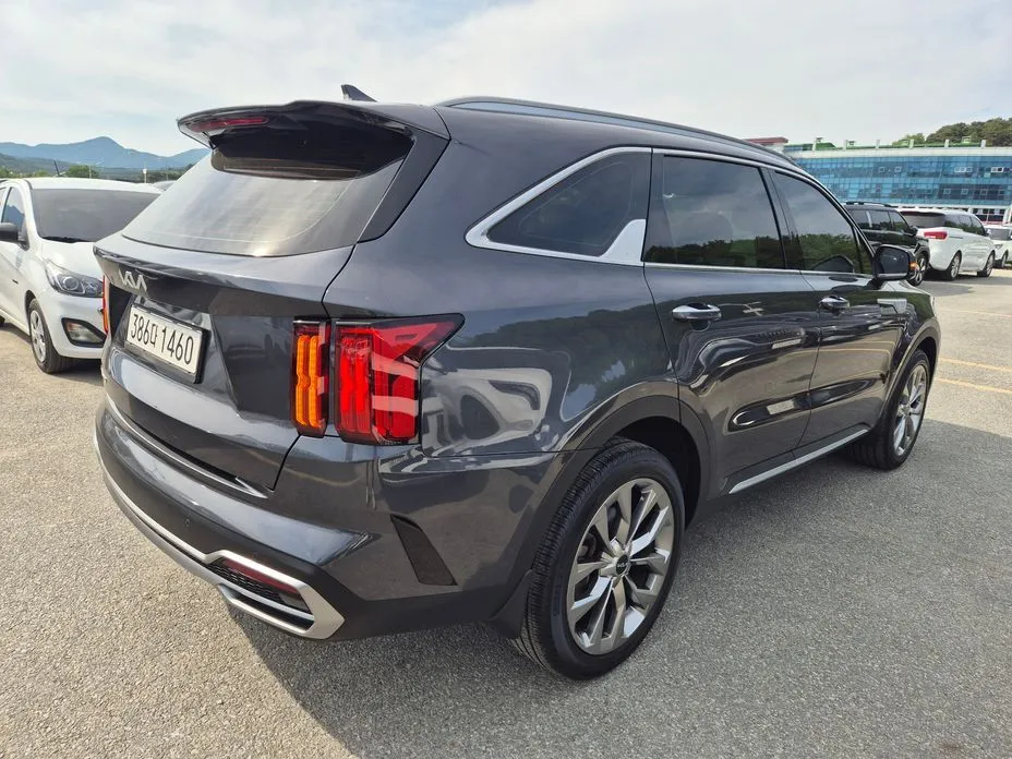 Kia Sorento — фото 7