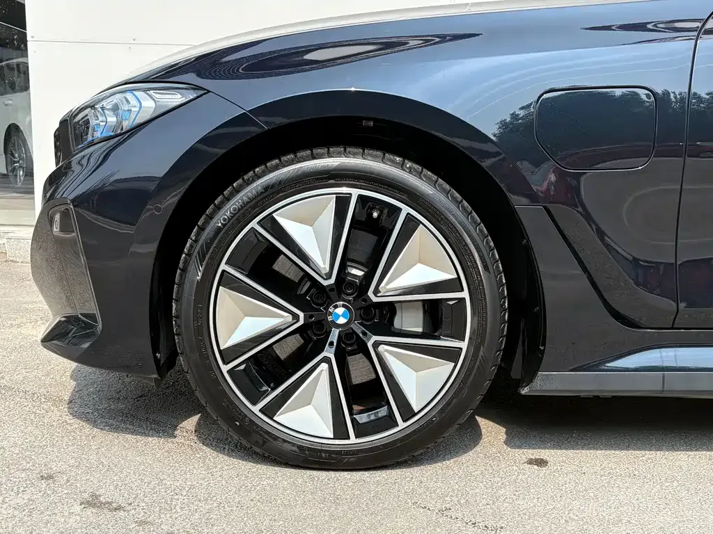 BMW i3 — фото 7