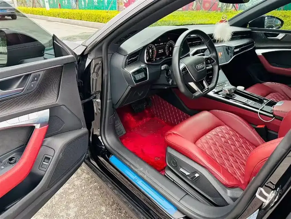 Audi A7L 2022 из CN, фото 9