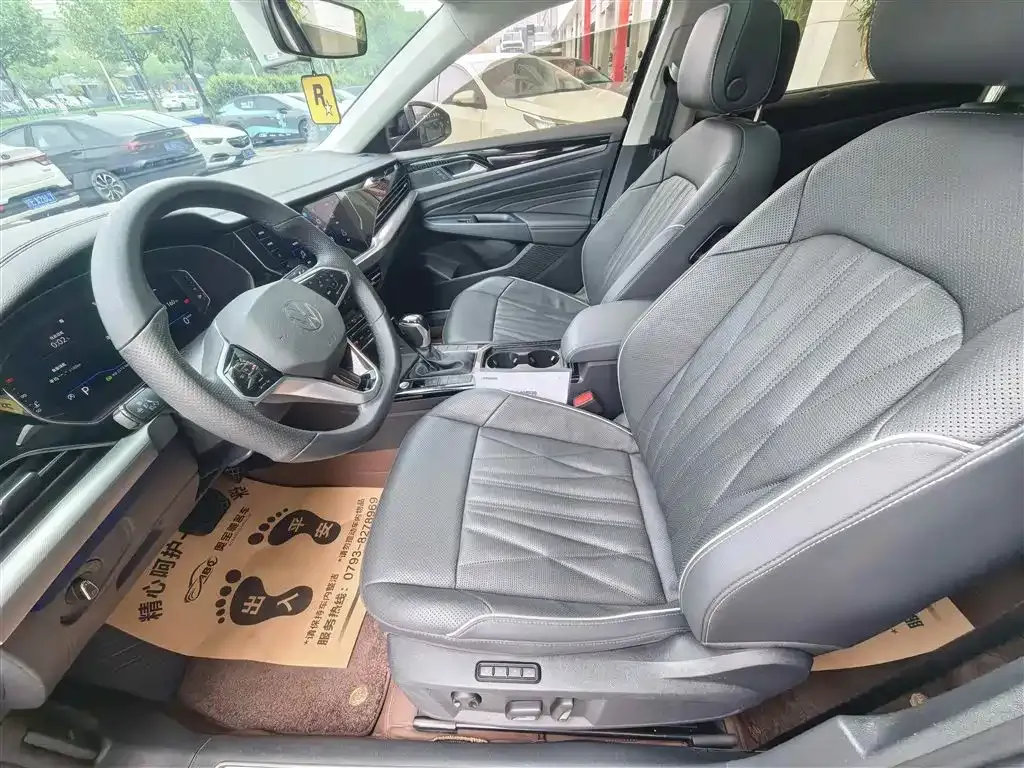 Volkswagen Passat 2023 из CN, фото 4