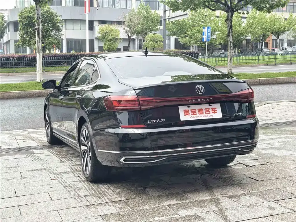 Volkswagen Passat 2023 из CN, фото 8