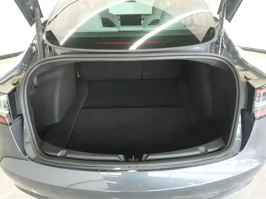 Tesla Model 3 — фото 8