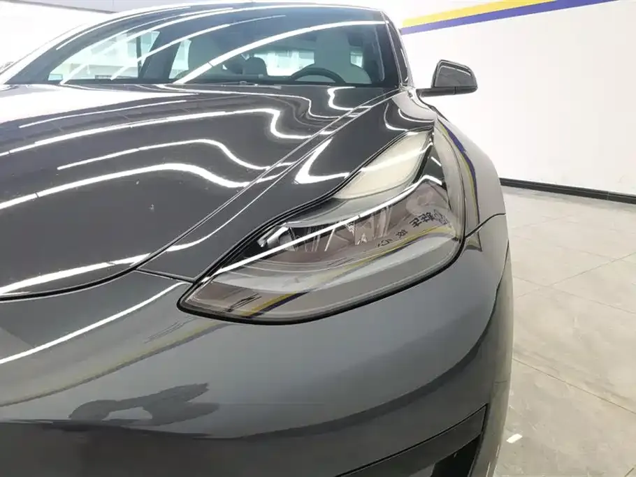 Tesla Model 3 — фото 9