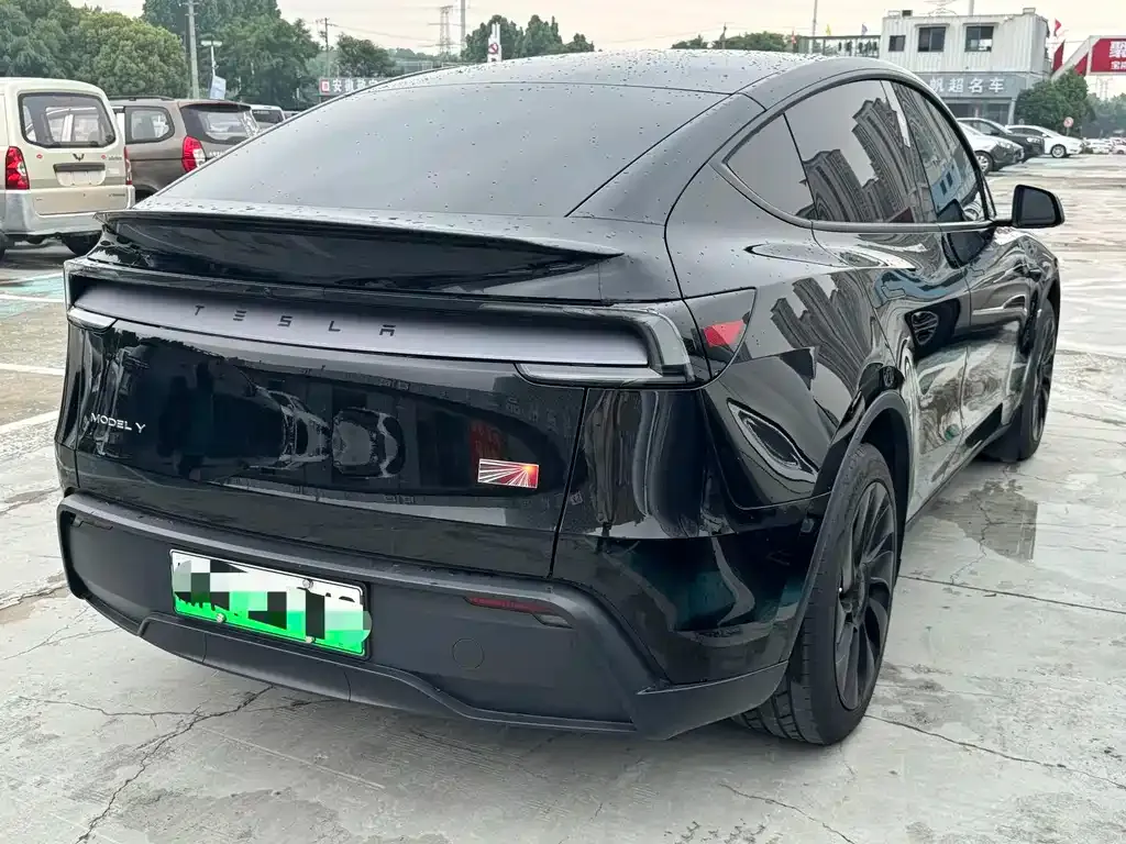 Tesla Model Y — фото 7