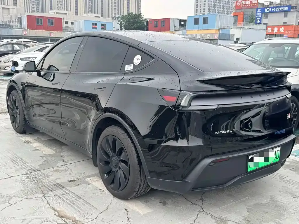 Tesla Model Y — фото 5