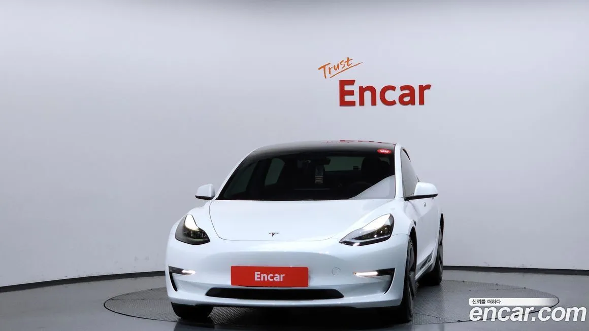 Tesla Model 3 — фото 3