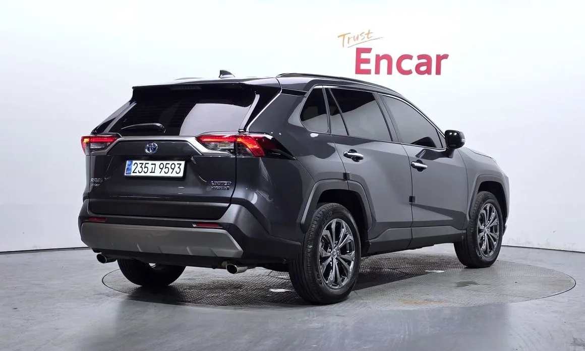 Toyota RAV4 2023 из KR, фото 2