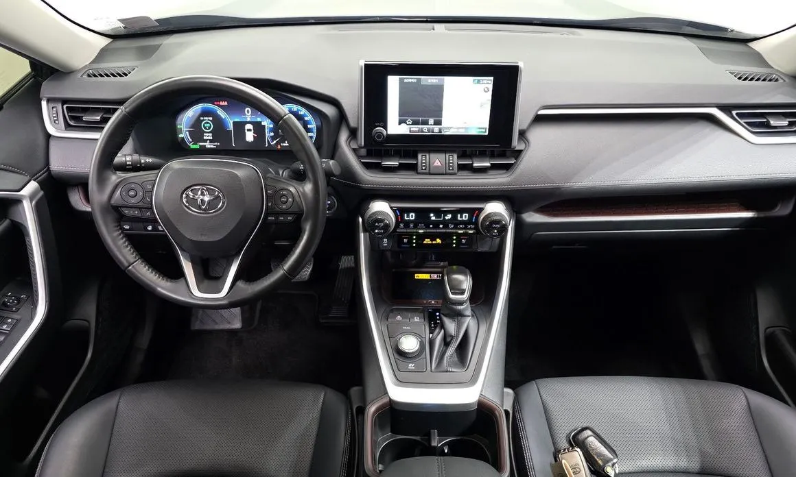 Toyota RAV4 2023 из KR, фото 3