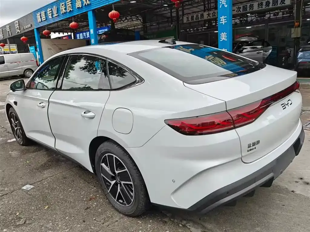 BYD Qin L — фото 6
