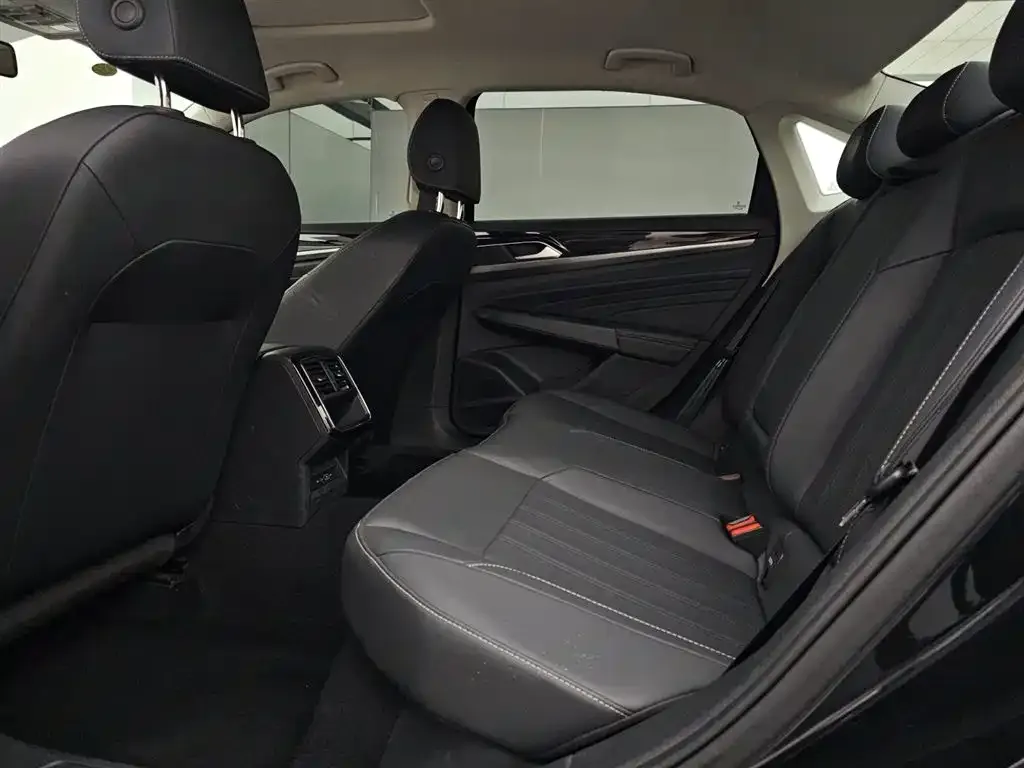 Volkswagen Passat 2025 из CN, фото 3