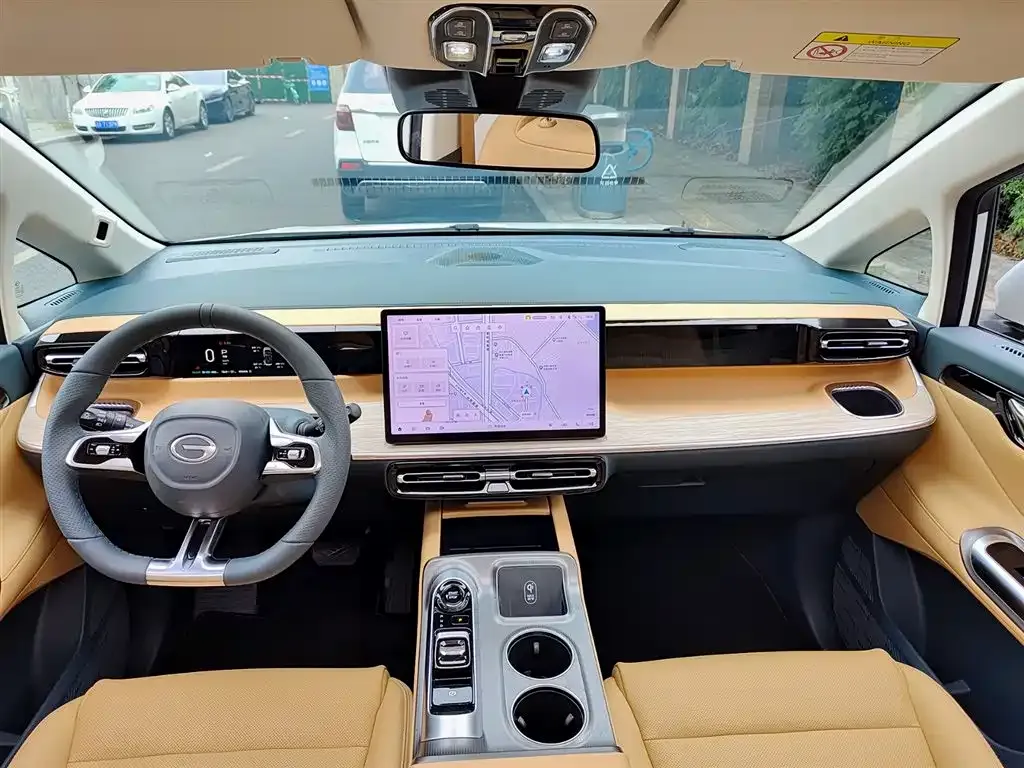 GAC Motor E8 Hybrid — фото 8
