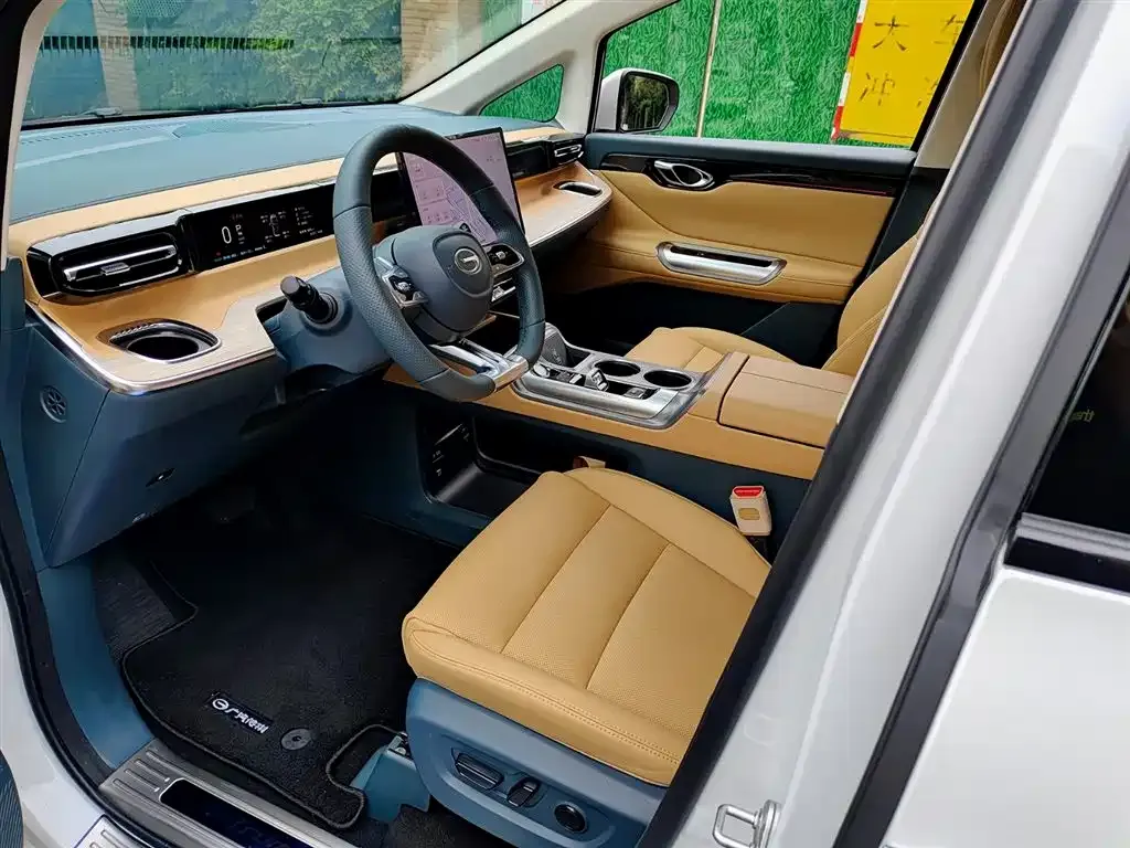 GAC Motor E8 Hybrid — фото 7