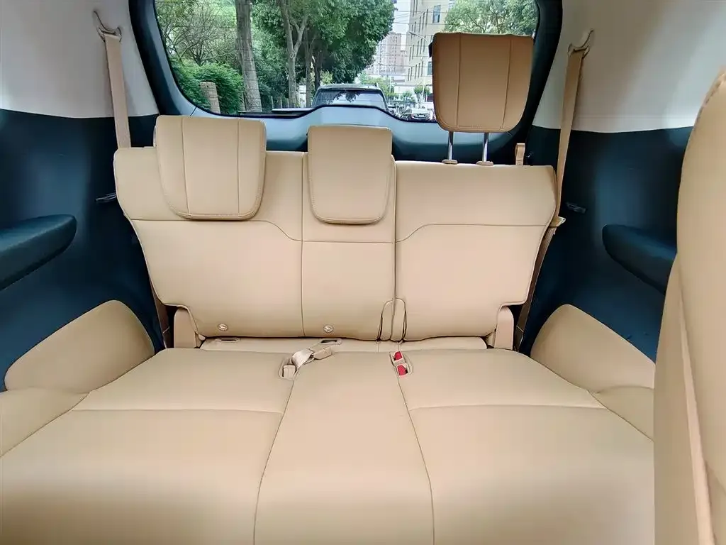 GAC Motor E8 Hybrid — фото 3