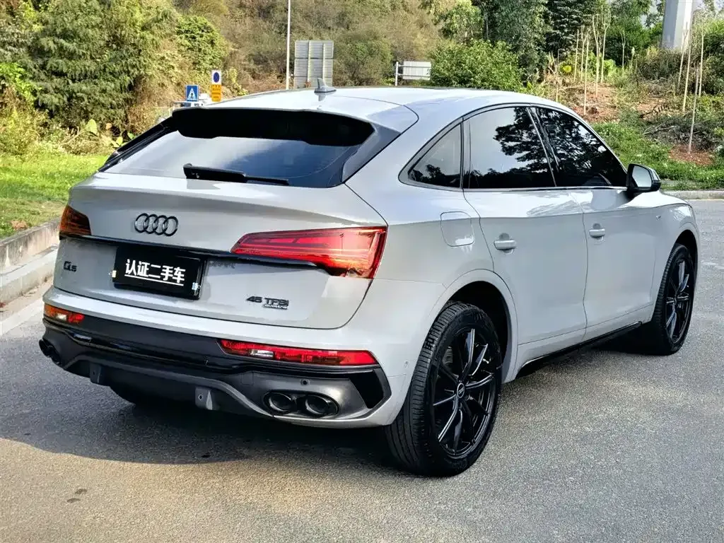 Audi Q5L Sportback — фото 6