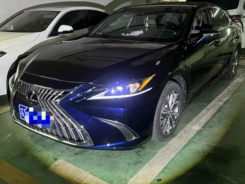 Lexus ES — фото 1