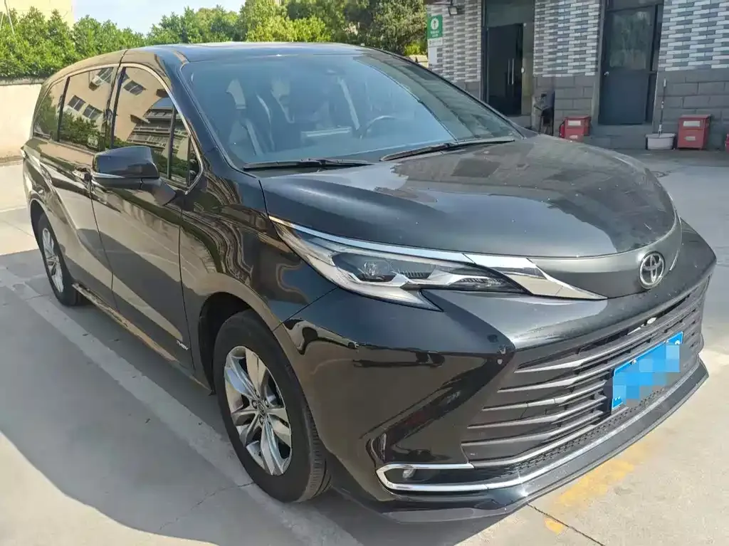 Toyota Sienna 2024 из CN, фото 4