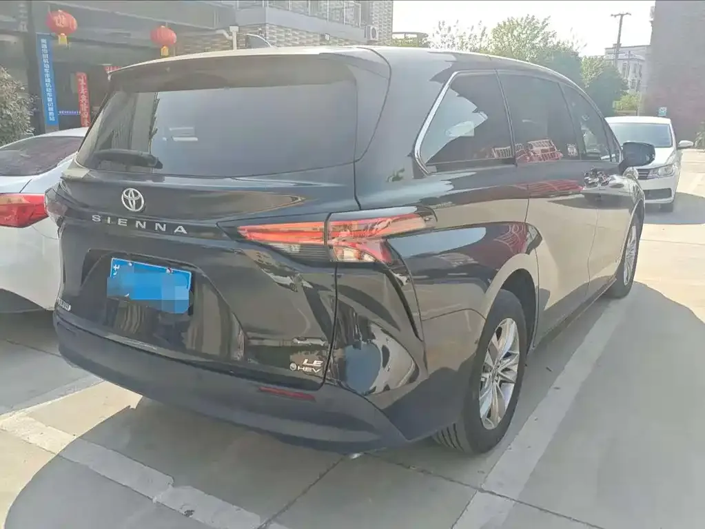 Toyota Sienna 2024 из CN, фото 5