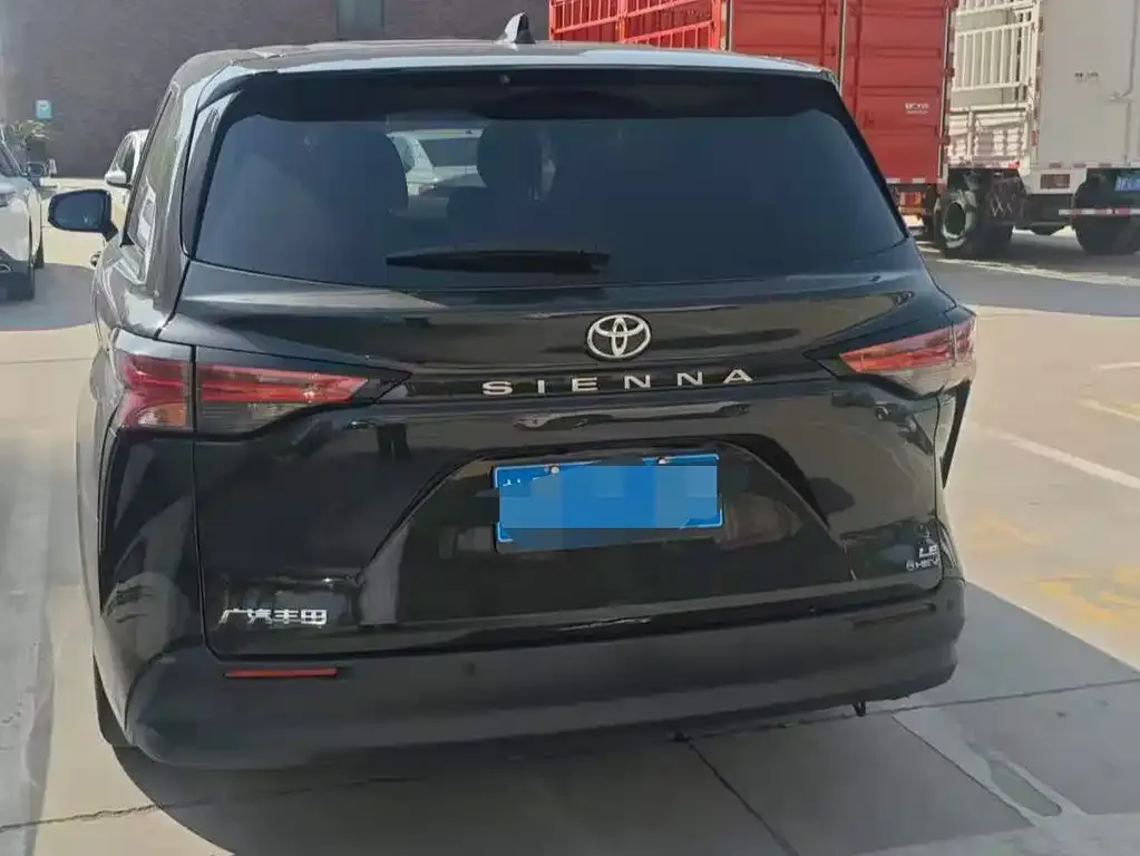 Toyota Sienna 2024 из CN, фото 7
