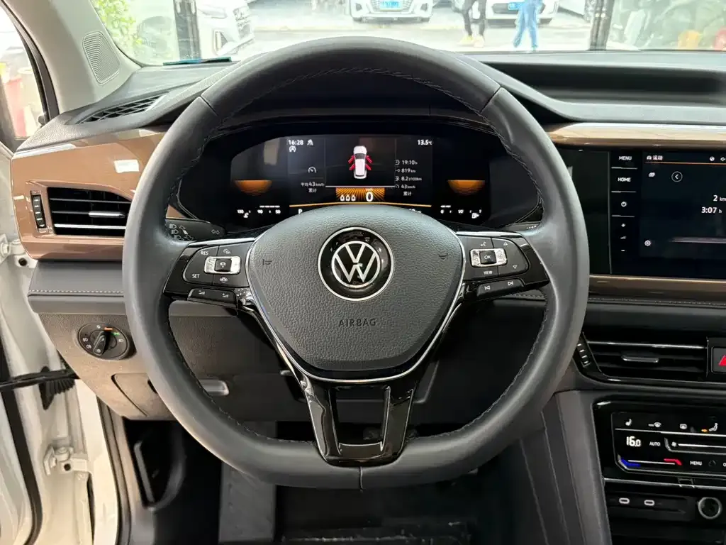 Volkswagen Tharu — фото 10