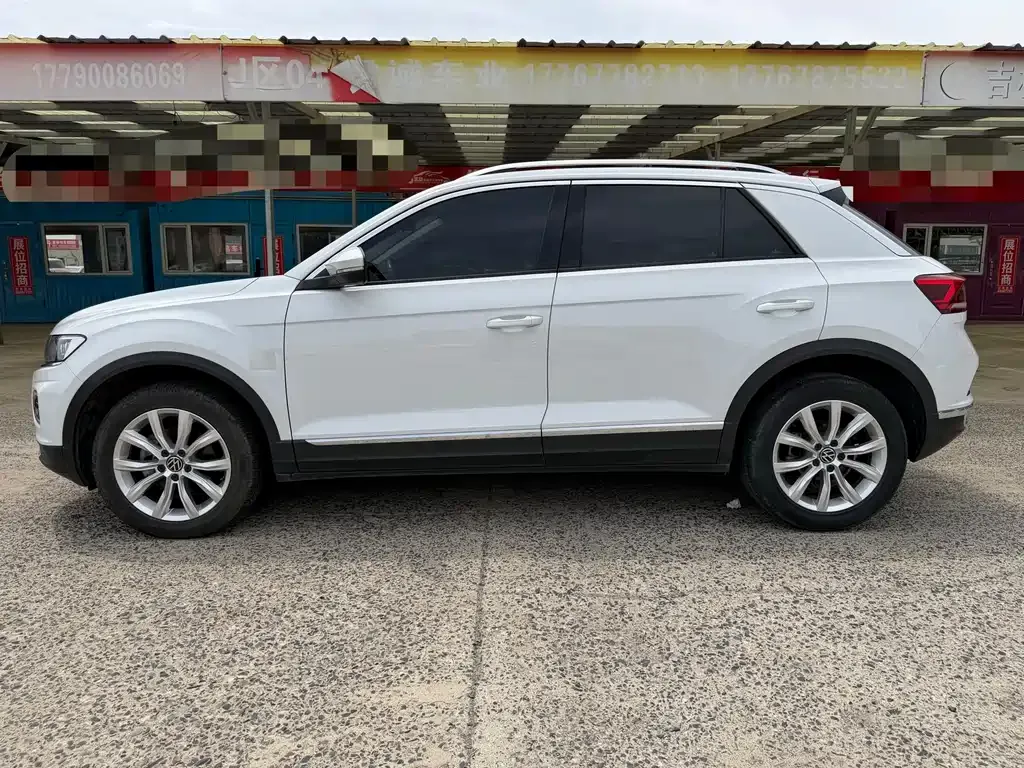 Volkswagen T-Roc — фото 9