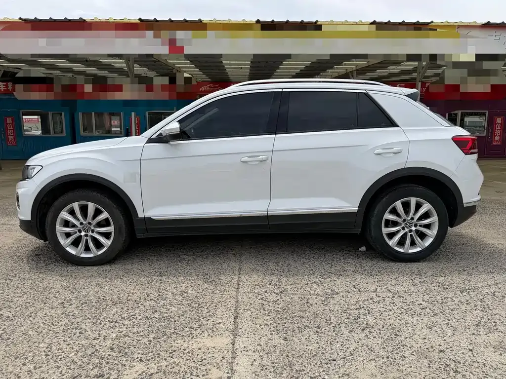 Volkswagen T-Roc — фото 10