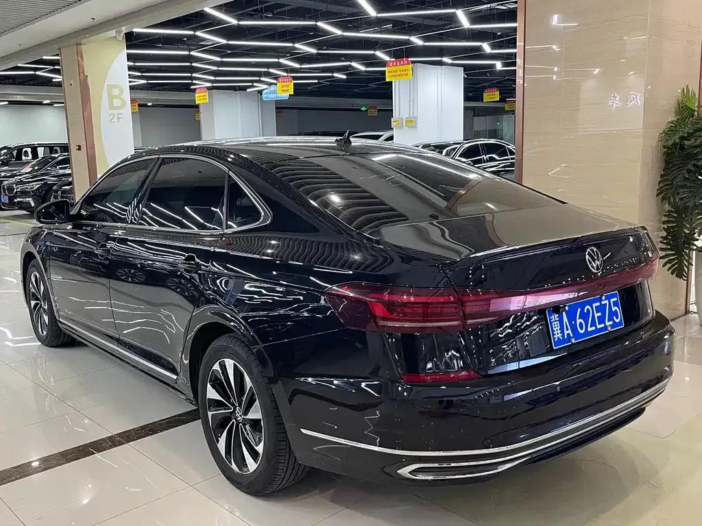 Volkswagen Passat — фото 8