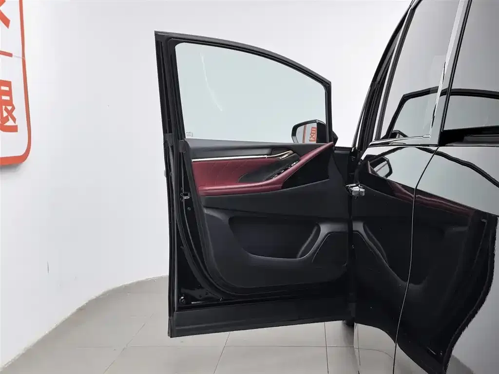 GAC Motor Trumpchi M8 — фото 4